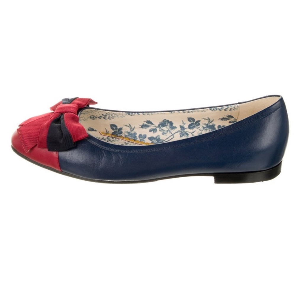 Gucci Sylvie Web Accent Leather Ballet Flats size 8